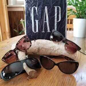 NWOT (4) GAP WOMEN"S SUNGLASSES